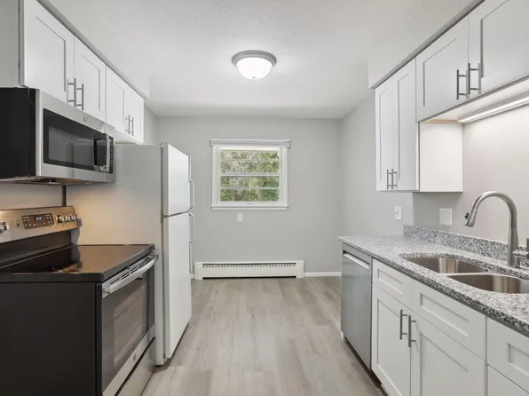 1921 103rd Ave NW #4, Minneapolis, MN 55433