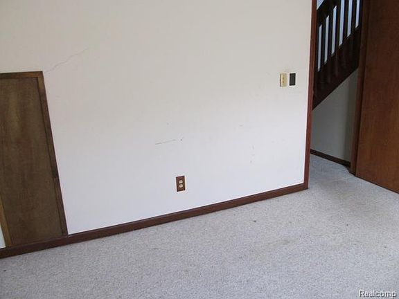 3rd image of 35450 Kenton Ave