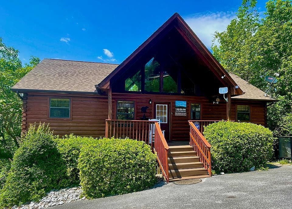 1st image of 1623 Pinewood Way