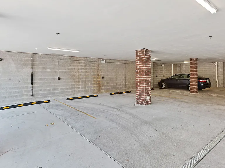 4102 N Sheridan Rd #306 — Photo 7