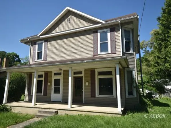 301 Fort St, Nelsonville, OH 45764