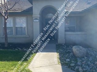 2427 W Wall Ct, Porterville, CA 93257