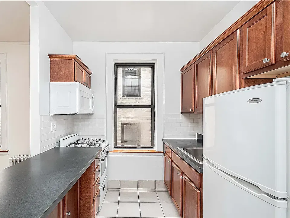 21-54 Crescent St #B3