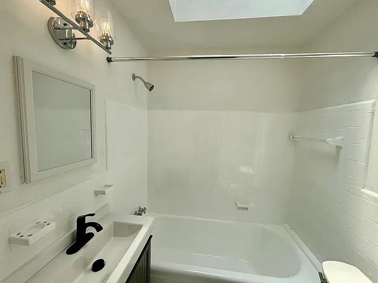 1760 E St NE — Photo 16