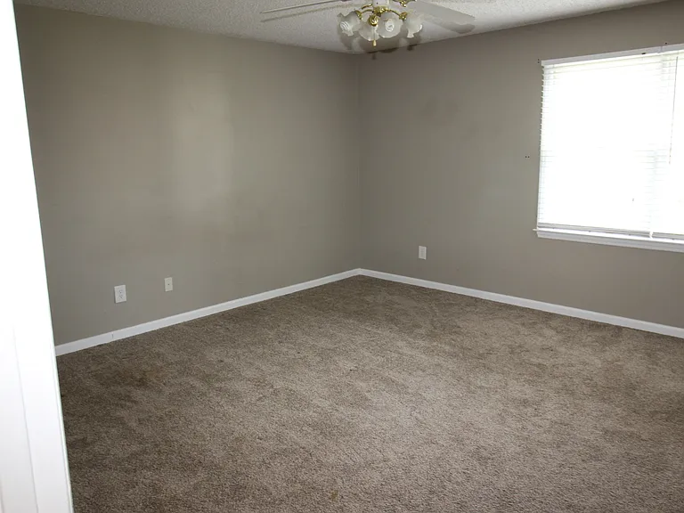 6008 Southcrest Dr — Photo 7