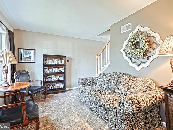 5th image of 1907 Ashcombe Dr