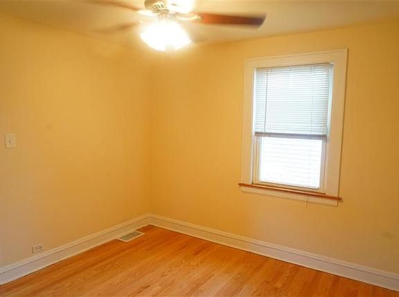 5th image of 9314 S Richmond Ave