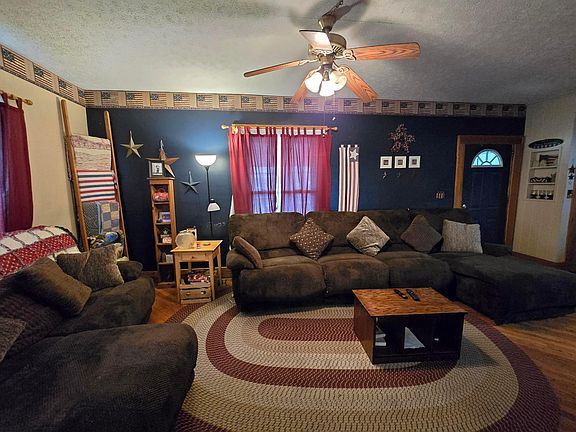 3rd image of 360 Hane Ave