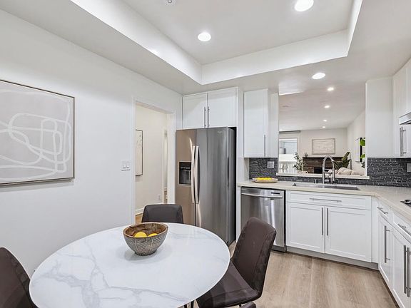 2nd image of 450 San Vicente Blvd Unit 203