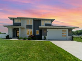 5304 Falcon Way, Midland, MI 48642