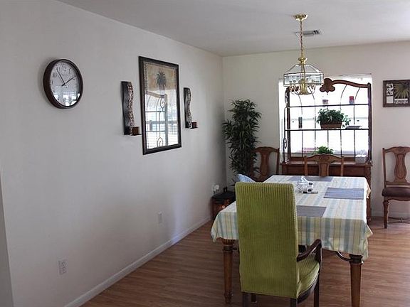 5th image of 26732 Bloomfield Ave