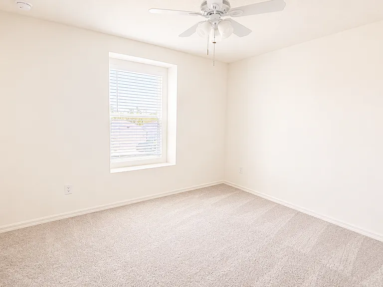 9581 Sandy Bluffs Cir — Photo 6