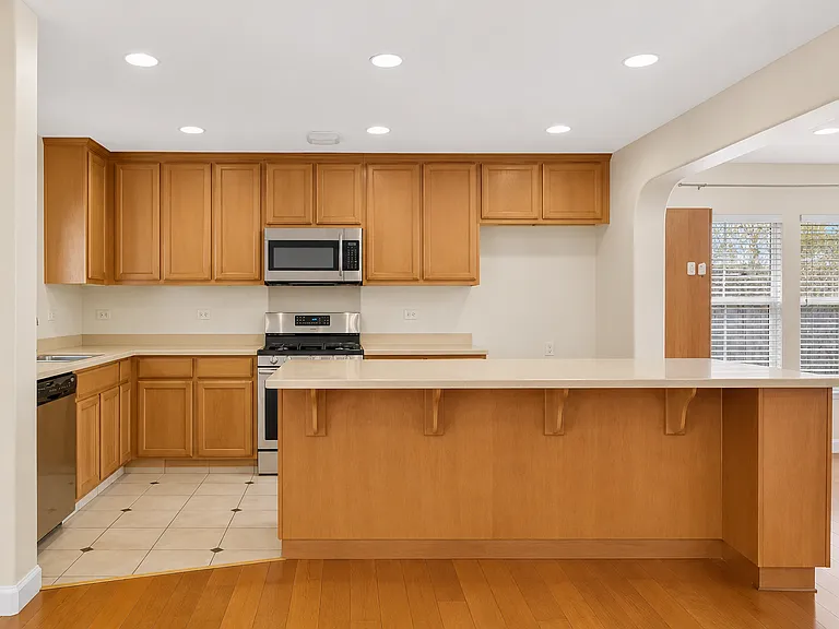 4265 Voltaire St — Photo 5