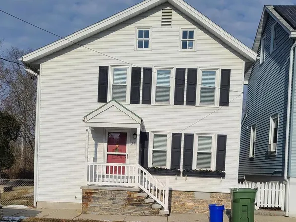 214 W 2nd St, Bernville, PA 19506