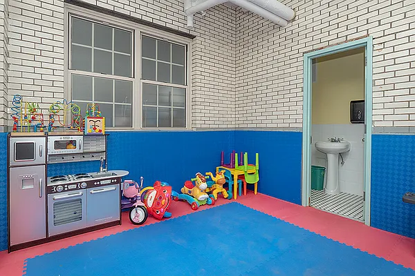 Rented by Rita S Citrin, LREB | media 33