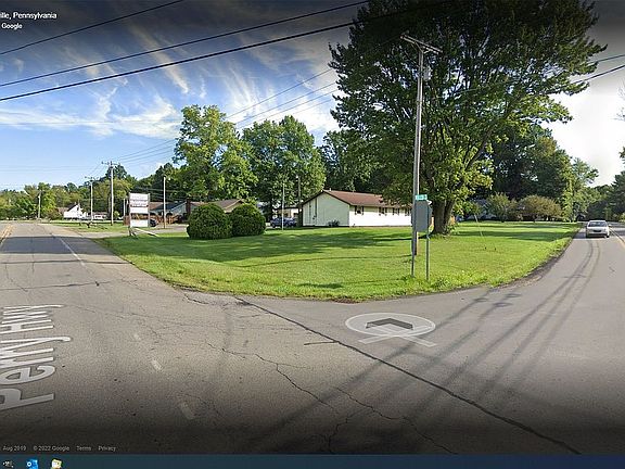 3rd image of 10618 Perry Hwy