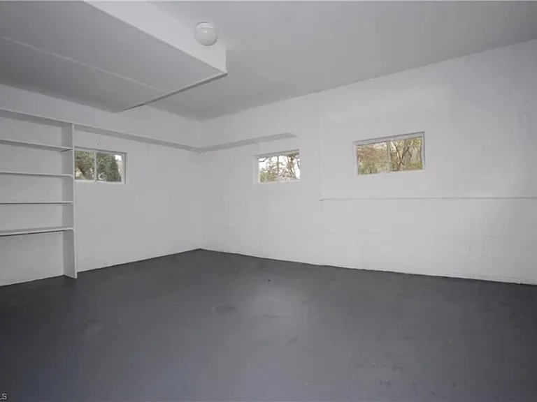 140 W Acadia Ave — Photo 15