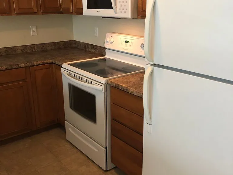 3246 Avenue C — Photo 5