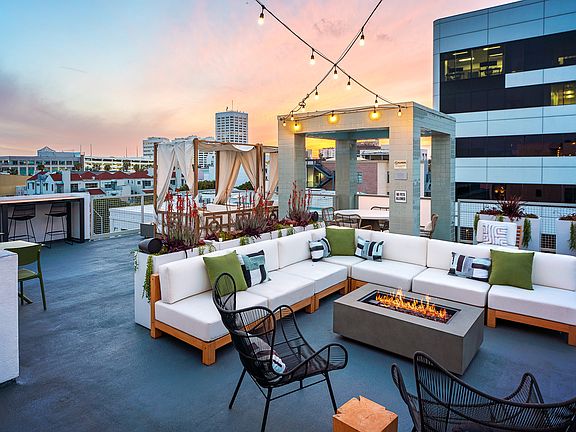 Sunset Splendor: Riva's Rooftop Deck