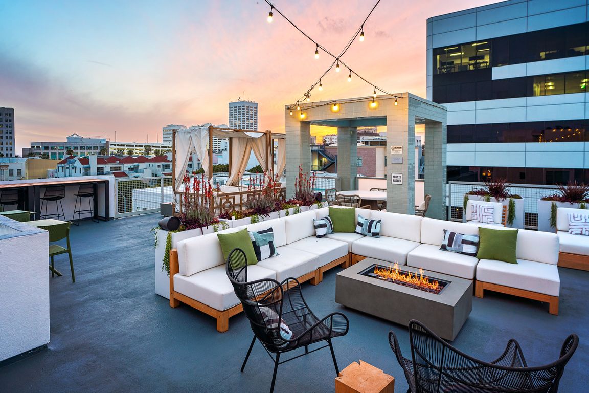Sunset Splendor: Riva's Rooftop Deck