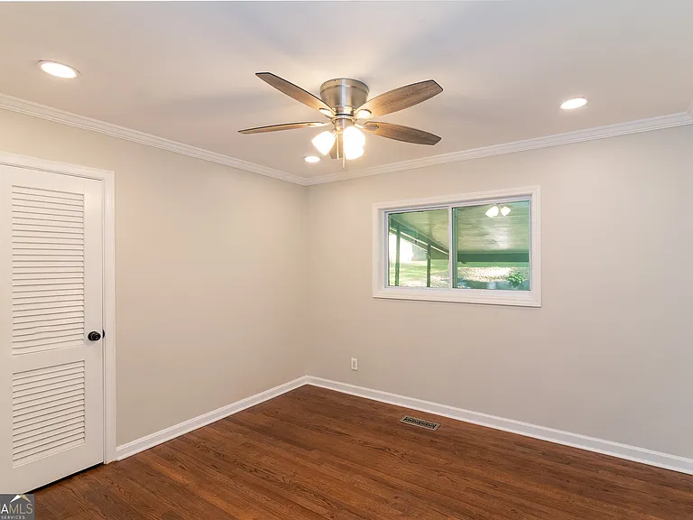 4090 Land O Lakes Dr NE — Photo 28