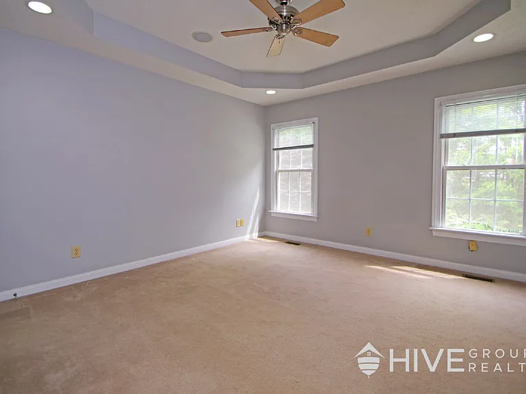 155 Chelsea Cir — Photo 11