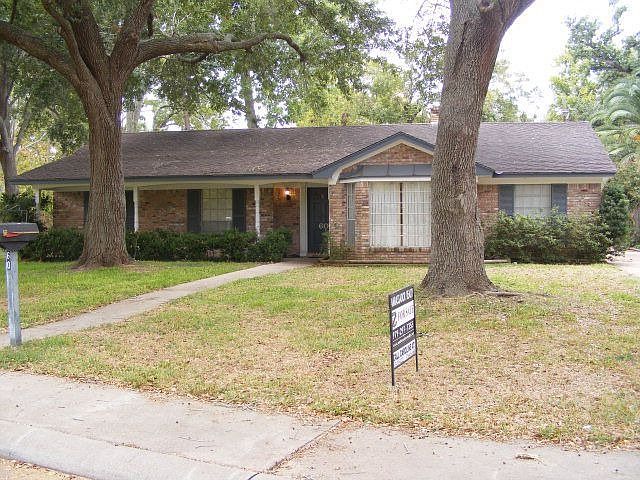 1st image of 60 Willow Ct