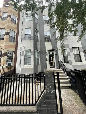 Rented by Greenrock Management | media 19