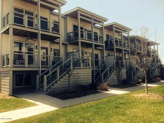 2nd image of 2094 Celadon Dr NE