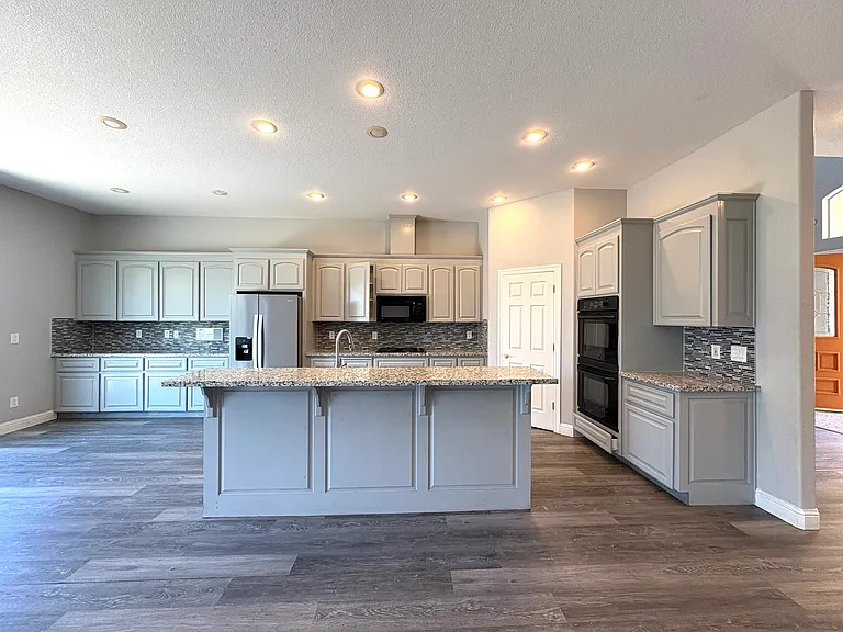 905 Gladiola Ln — Photo 12