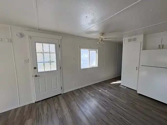 3 bed, 1.0 bath, $1,295 — Photo 4