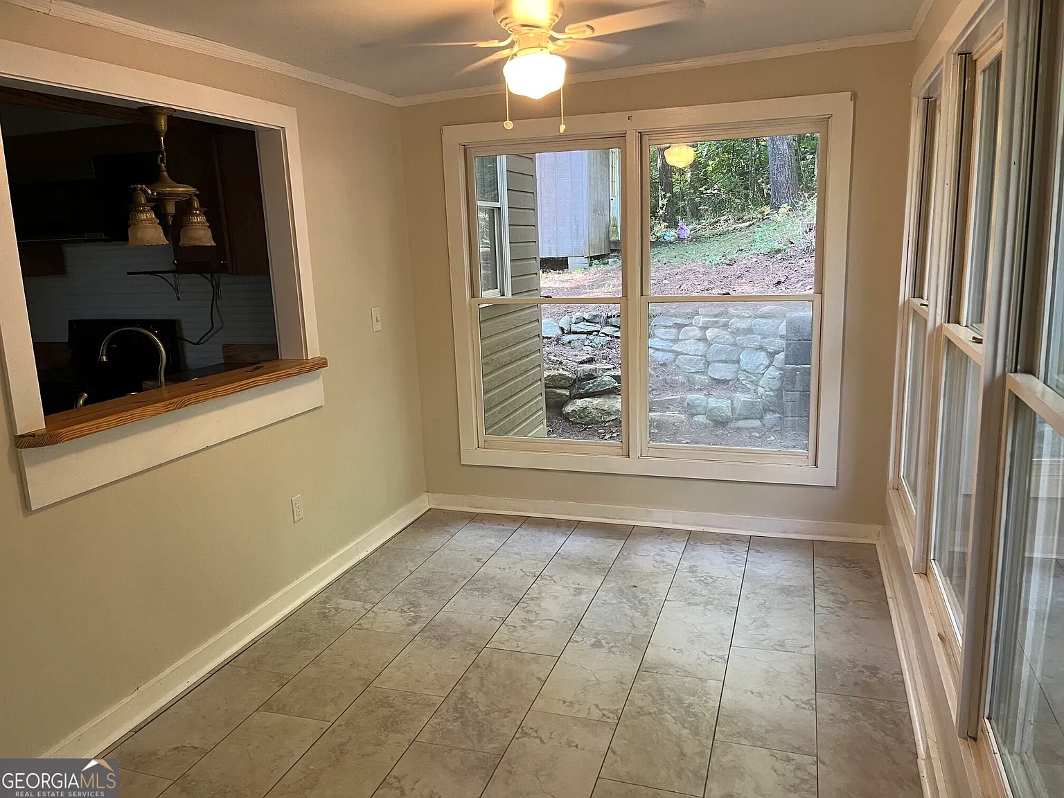 3 bed, 1.5 bath, 1925 sqft, $1,900 — Photo 4
