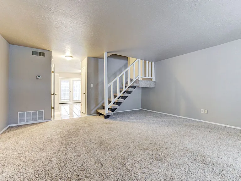 631 Welston Cir #631 — Photo 10