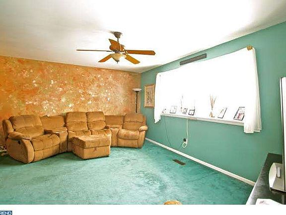 4th image of 9522 Roosevelt Blvd