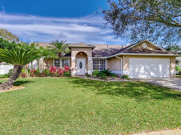 2nd image of 372 Lake Victoria Cir