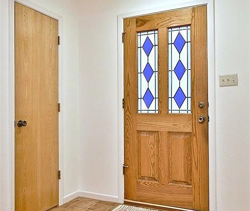 3rd image of 2517 Cloverleaf Ln
