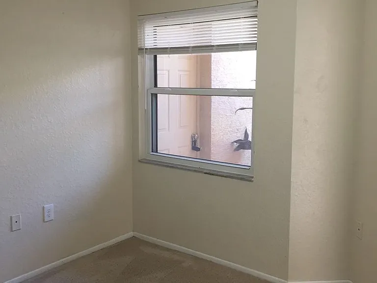7772 Sugar Bend Dr — Photo 3