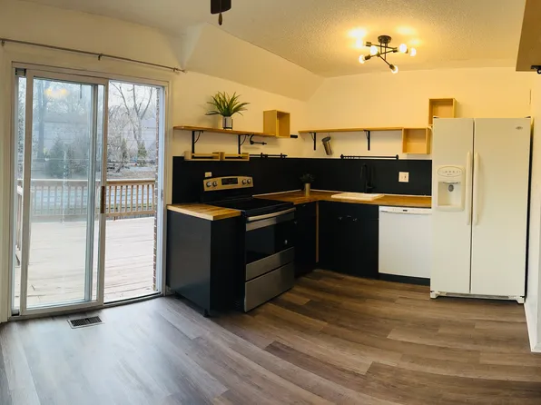 9941 W 52nd St, Merriam, KS 66203