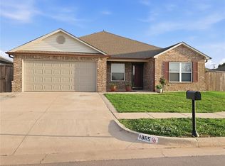 1865 Land Run Dr, El Reno, OK 73036