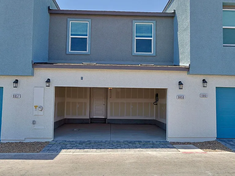 9859 Hidden Pass Ave — Photo 32