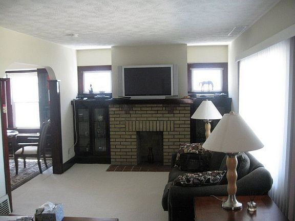 3rd image of 4673 E 93rd St