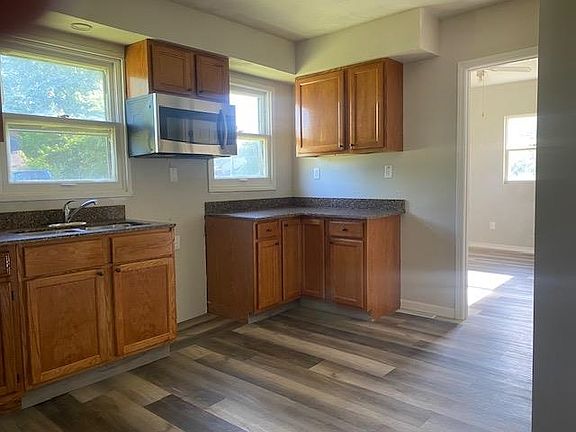3rd image of 407 Atwood Ave