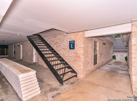 3rd image of 8030 BROADWAY ST #205F