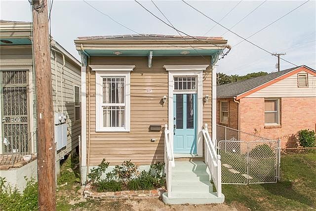 1st image of 807 Harmony St