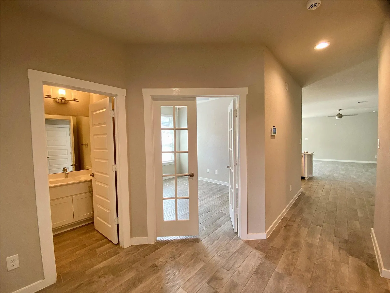 4 bed, 3.0 bath, 2312 sqft, $2,700 — Photo 4