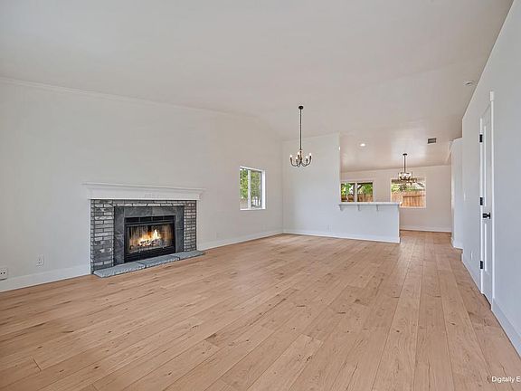 5th image of 2450 Floradale Way