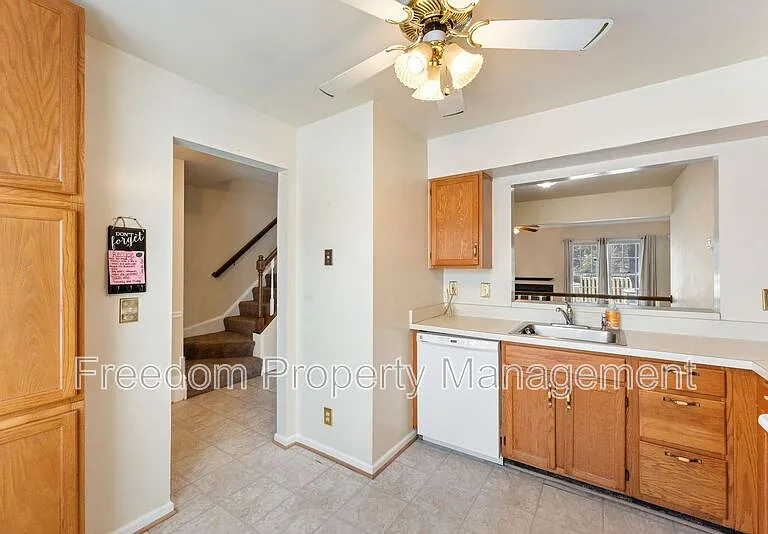 726 Pine Tree Ct — Photo 6