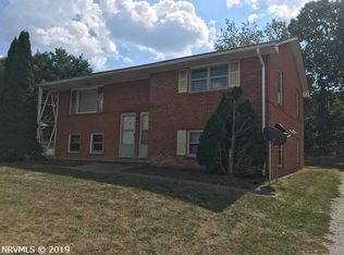 955 Reading Rd, Christiansburg, VA 24073