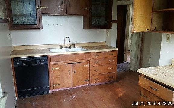 3rd image of 507 E Margaret St