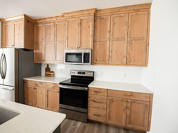 4th image of 384 W Ropelato Dr